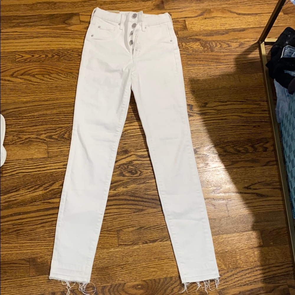 Never worn garage white high waisted skinny jeans